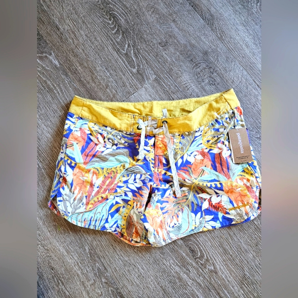 Womens Patagonia boardshorts size 4